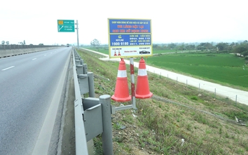 Chóp nón cảnh báo trên cao tốc qua Hà Tĩnh “không cánh mà bay”