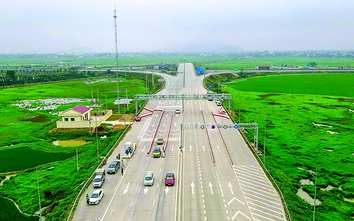 Ngày đầu thu phí 5 tuyến cao tốc Nhà nước đầu tư: 
Lượng xe có giảm?