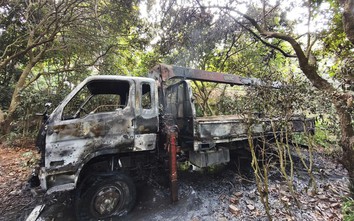 Hà Nội: Xe tải cháy do vướng dây điện, tài xế tử vong