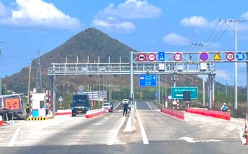 Thu 4,4 tỷ đồng ngày đầu vận hành các trạm thu phí 5 tuyến cao tốc Bắc - Nam 