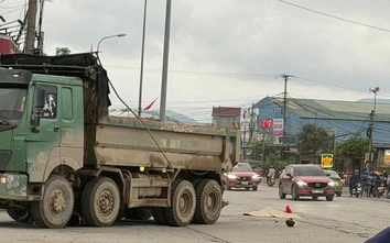 Xe tải va chạm xe máy trên QL1 qua Hà Tĩnh, người đàn ông tử vong tại chỗ