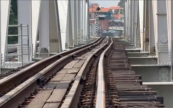 Vụ va chạm cầu Ghềnh trên sông Đồng Nai: Tạm giữ sà lan để điều tra