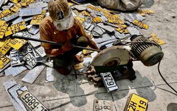 Tây Ninh tiêu hủy gần 71.000 phôi đăng ký xe, hơn 3.000 bộ biển số thu hồi