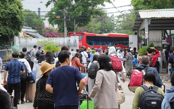 Ga Biên Hòa tất bật trung chuyển hành khách sau sự cố cầu Ghềnh