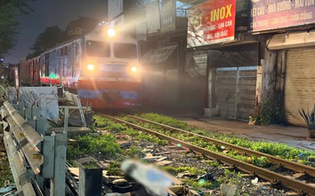 Hà Nội: Xe máy va chạm tàu hỏa ở Ngọc Hồi, một người tử vong