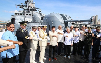 Ông Duterte cho tàu Nga tự do đi trong lãnh hải Philippines