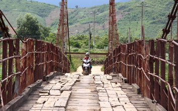 Đắk Lắk: Bất an cầu treo cũ buôn Khóa
