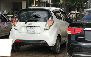 Hà Nội: Cư dân chung cư VOV bất an vì ôtô bị đập phá