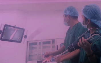 Thêm một bệnh viện sử dụng robot trong phẫu thuật ung thư