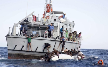 Tây Ban Nha cứu gần 500 người tị nạn vượt biển Địa Trung Hải