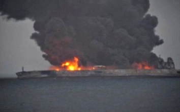 Tàu chở dầu Iran vẫn cháy ngùn ngụt sau 2 ngày va chạm
