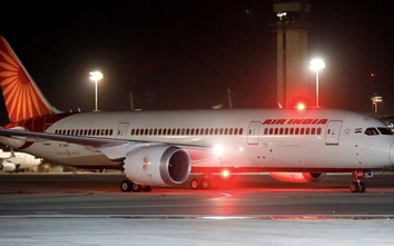 Máy bay Air India gặp nhiễu động, nứt cửa sổ, hành khách hoảng sợ