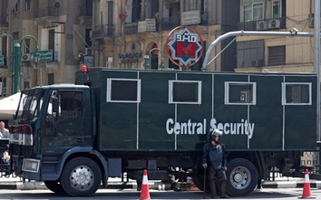 Ai Cập tăng cường an ninh bên ngoài sân ga tàu điện