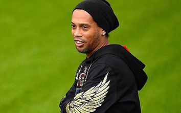 Ronaldinho chỉ còn 6 USD trong tài khoản