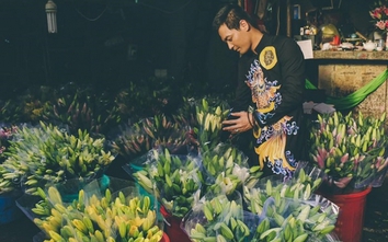 MC Phan Anh mặc áo dài đi chợ hoa ngày Tết
