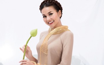 Thanh Hằng duyên dáng với áo yếm, truyền thông điệp "Tôi yêu Việt Nam"
