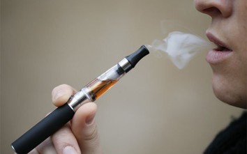 Người thụ động hít phải khói thuốc lá điện tử có độc hại không?