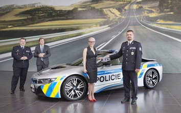 BMW AG trang bị siêu xe BMW i8 dành riêng cho cảnh sát