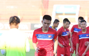 HLV Hoàng Anh Tuấn cảnh báo cầu thủ Việt kiều Tony Tuấn Anh
