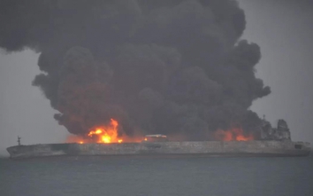 Tìm thấy một thi thể trong vụ cháy tàu chở dầu Iran