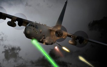 Thực hư vụ máy bay Mỹ bị chiếu tia laser ở biển Hoa Đông?