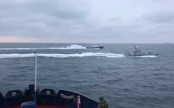 VIDEO: Nga nổ súng, bắt các tàu chiến Ukraine xâm phạm lãnh hải