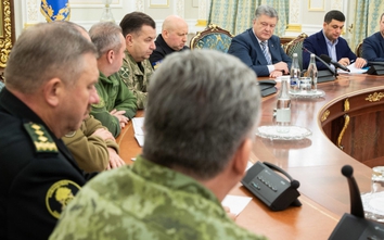Tổng thống Ukraine đề xuất ban bố tình trạng thiết quân luật