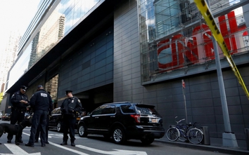 Cảnh sát tìm 5 trái bom giấu trong trụ sở CNN ở New York?