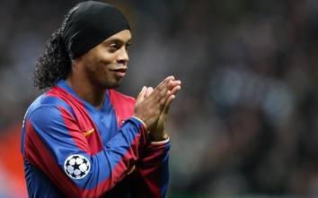 Ronaldinho tới Việt Nam mang theo sứ mệnh đặc biệt