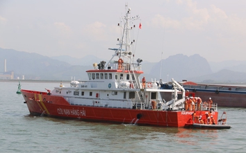 Tìm kiếm 3 thuyền viên gặp nạn gần đảo Bạch Long Vỹ