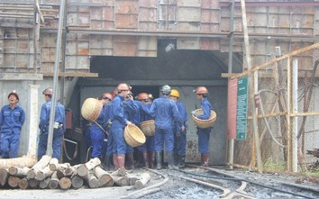 Một công nhân sửa điện tử vong trong hầm than