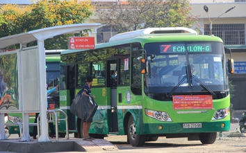 TP.HCM: Thí điểm lắp bảng Busmap tại trạm dừng xe buýt