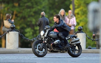 Tom Cruise cưỡi siêu mô tô trong phim Nhiệm vụ bất khả thi 6