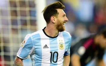 Messi được tư vấn “tán gái Nga”, MU báo liền hai tin vui