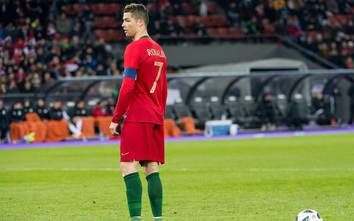 Tin World Cup 8/6: Suarez bùng nổ; Ronaldo tịt ngòi