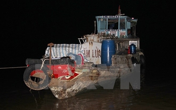 Điều tra vụ sà lan chở cát hơn 17 tấn bị đụng chìm