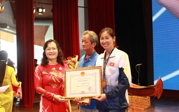 Thưởng nóng cho nữ VĐV Bạc Liêu xuất sắc đoạt HCV SEA Games 29