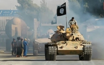 Hàng trăm thủ lĩnh cao cấp IS tháo chạy khỏi Raqqa vì sợ Mỹ