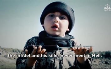 Video: Sốc cảnh chiến binh IS 6 tuổi hành quyết tù nhân Syria