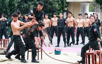 Nữ cảnh sát đặc nhiệm Việt Nam lộ tuyệt kỹ