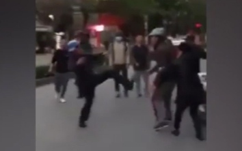 Video: Choảng nhau dữ dội sau va chạm giao thông giữa phố Hải Phòng