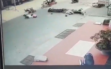 Video: Phóng tốc độ cao đâm 2 xe máy, thanh niên "đo ván"