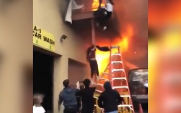 Video: Nữ sinh phi thân từ ban công thoát cháy lớn