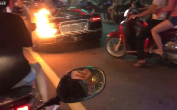 Video: Đi "bão" ăn mừng đội Việt Nam chiến thắng, Lamborghini cháy cả đuôi