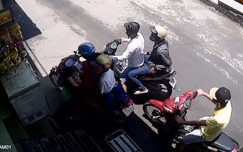 Video: Hai tên cướp áp sát, giật iPhone 6S của một phụ nữ