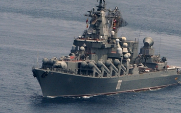 Tuần dương hạm tên lửa Varyag của Nga thăm cảng Cam Ranh