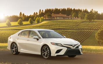 Toyota chốt giá bán Camry 2018 tại Mỹ