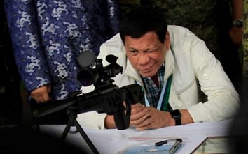 Ông Duterte muốn có tiểu đoàn bắn tỉa cảnh sát, dùng súng Trung Quốc