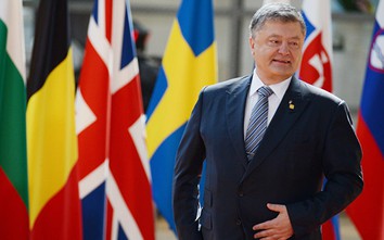 Tổng thống Ucraine đang tính cách lấy lại Crimea, Donbass