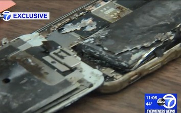 Video: iPhone 6 bất ngờ phát nổ khi đang sạc